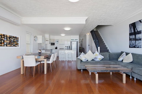 Palm Beach Beachfront Townhouse - Accommodation Broome 2