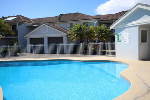 Paradise Waters - No. 13 - Accommodation Broome 0