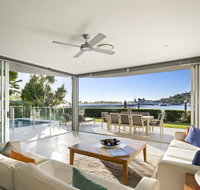 Pavillion 17 - Waterfront Spacious 4 Bedroom With Own Inground Pool And Golf Buggy - Accommodation Broome