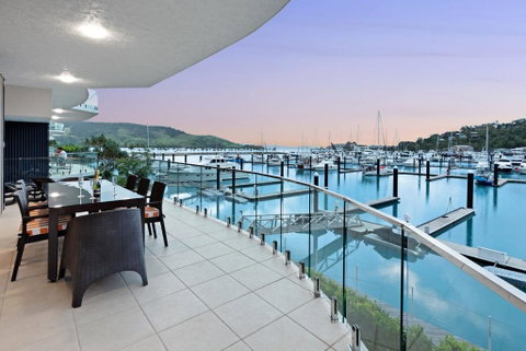 Pavillion 3 Absolute Waterfront 4 Bedroom 2 Lounge Room Plunge Pool + Golf Buggy - Accommodation Broome 0