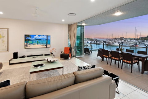 Pavillion 3 Absolute Waterfront 4 Bedroom 2 Lounge Room Plunge Pool + Golf Buggy - Accommodation Broome 3