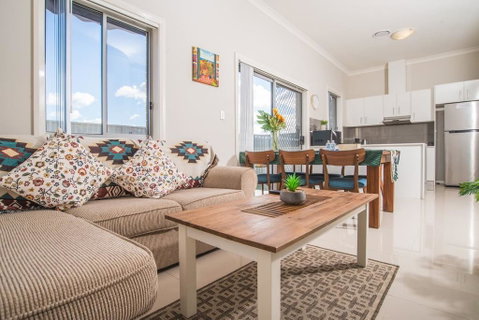PEACEFUL 2Kingbed RootyHill Townhouse Near Station - Accommodation Broome 0