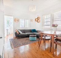 Picturesque Bellevue Hill 2BR Apt. Courtyard - Accommodation Broome