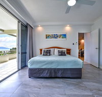 POINCIANA 101 HAMILTON ISLAND CENTRALLY LOCATED 3 BEDROOM plus BUGGY - Accommodation Broome