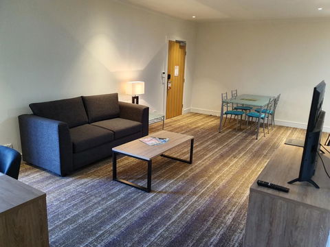 Porter's Plainland Hotel - Accommodation Broome 2