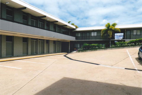 PRECINCT HOTEL GLADSTONE - Accommodation Broome 0