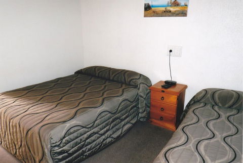 PRECINCT HOTEL GLADSTONE - Accommodation Broome 2
