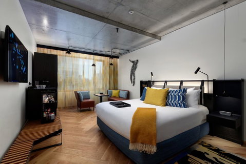 QT Melbourne - Accommodation Broome 2