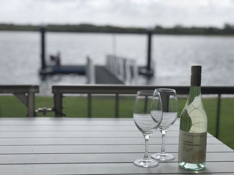 Quiet River Front Escape Walk To Ocean Street & Shops - Accommodation Broome 0