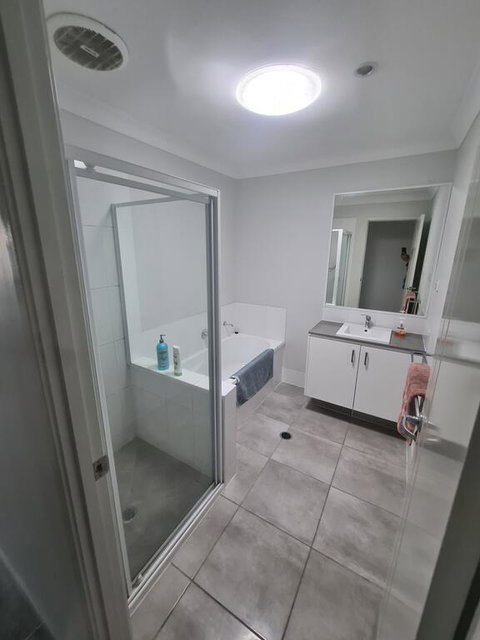 Quiet Sunny Relaxed Home Close To Theme Parks - Accommodation Broome 2