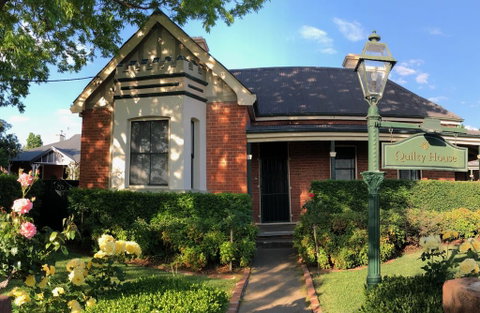 QUILTY HOUSE (Formerly Beethovens) - Accommodation Broome 2