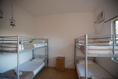 Roey Backpackers And Party Bar - Accommodation Broome 2