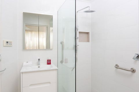 SAILS TWO - INVERLOCH - Accommodation Broome 2