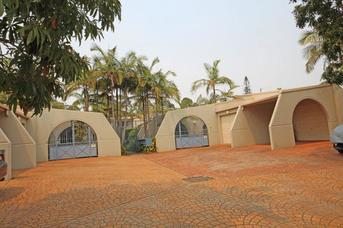 Santa Barbara - Accommodation Broome 0