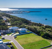 Sea breeze Esplanade Beachfront Close Marina Hervey Bay - Accommodation Broome