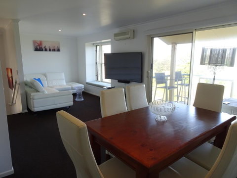 Sea Views At Aqualuna - Accommodation Broome 3