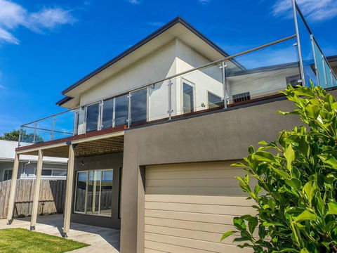 SEAL HAVEN - Centrally Located, Modern Home - Accommodation Broome 0
