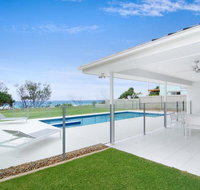 Sentosa on Tugun - Beachfront 5 Bedroom - Accommodation Broome