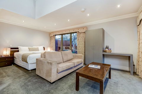 Seymours On Lydiard - Accommodation Broome 0