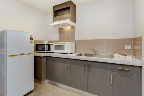 Seymours On Lydiard - Accommodation Broome 3