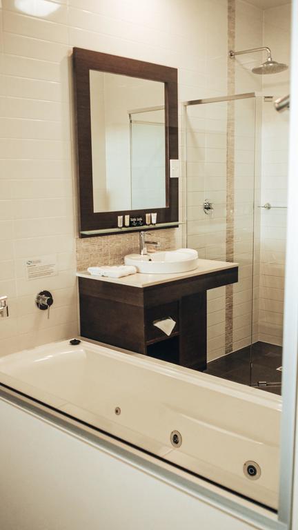 Sfera's Park Suites & Convention Centre - Accommodation Broome 3