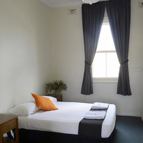 Shamrock Hotel Motel Temora - Accommodation Broome 2