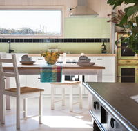 Shillings and Pence - Accommodation Broome