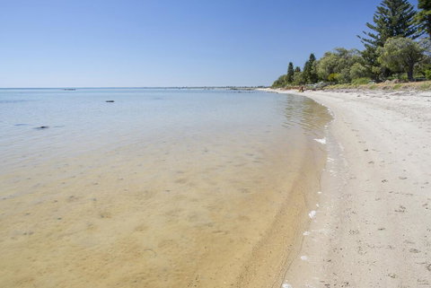 Snoozeaway - Accommodation Broome 1