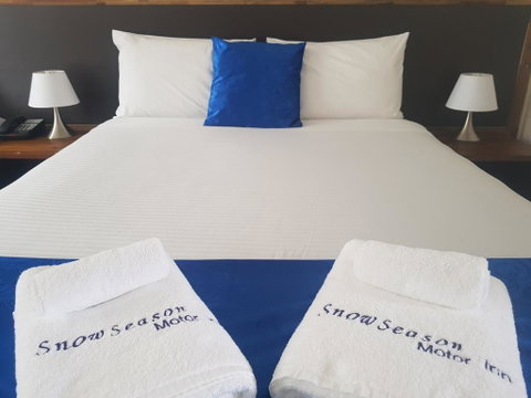 Snow Season Motor Inn - Accommodation Broome 0