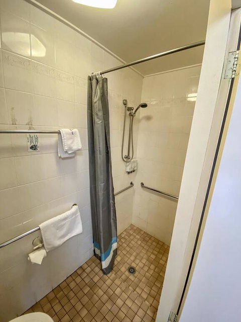 Snow Season Motor Inn - Accommodation Broome 3