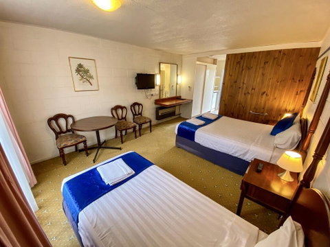 Snow Season Motor Inn - Accommodation Broome 2