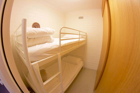 Snow Ski Apartments 08 - Accommodation Broome 1