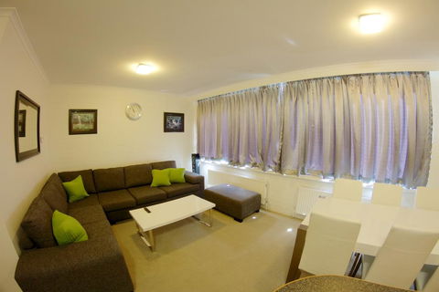 Snow Ski Apartments 08 - Accommodation Broome 3
