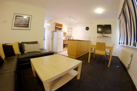 Snow Ski Apartments 09 - Accommodation Broome 2