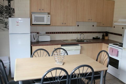 Snow Ski Apartments 14 - Accommodation Broome 1