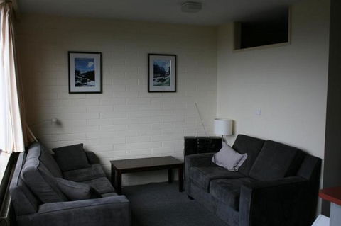 Snow Ski Apartments 19 - Accommodation Broome 3