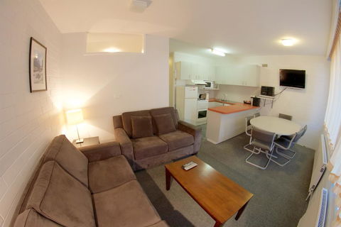 Snow Ski Apartments 19 - Accommodation Broome 1