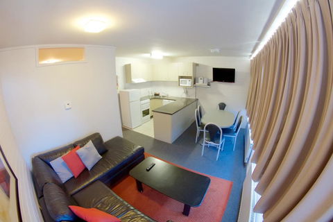 Snow Ski Apartments 27 - Accommodation Broome 1