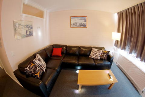 Snow Ski Apartments 28 - Accommodation Broome 3