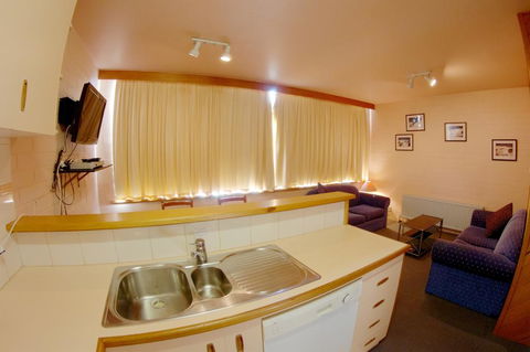 Snow Ski Apartments 29 - Accommodation Broome 1