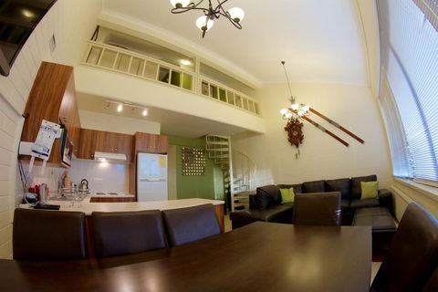 Snow Ski Apartments 32 - Accommodation Broome 1