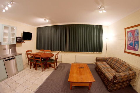 Snow Ski Apartments 34 - Accommodation Broome 1