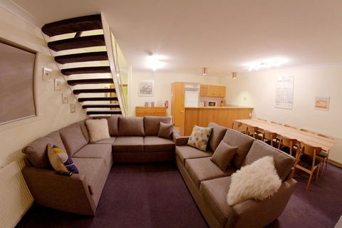 Snow Ski Apartments 38 - Accommodation Broome 2