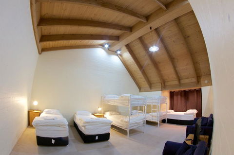 Snow Ski Apartments 38 - Accommodation Broome 3