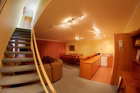 Snow Ski Apartments 41 - Accommodation Broome 1