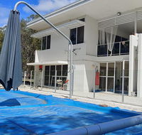 Spacious 2 bedroom unit private bath kitchen RV parking on 5 acres 10 min to Fraser Island barge - Accommodation Broome