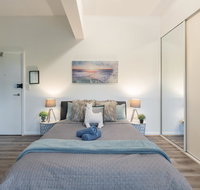Spacious Studio 2mins to StationShopping Sleeps4 B - Accommodation Broome