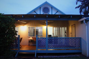 Spike The Bubble Beach House with Accommodation Broome