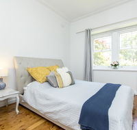Stay at Meurant Wagga - Accommodation Broome