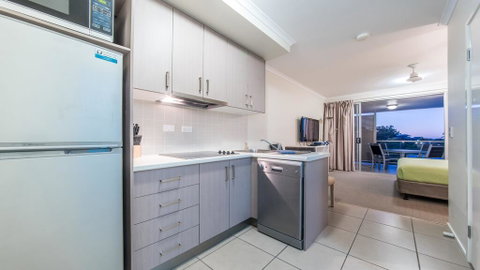 Studio 8 On Waterson - Accommodation Broome 3